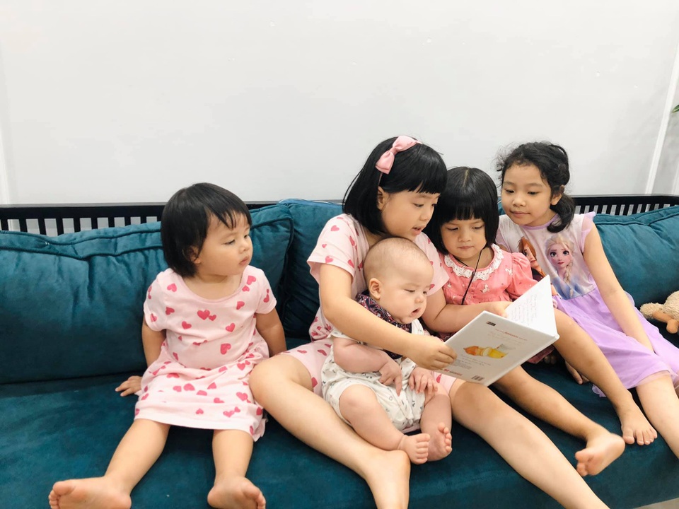 “Nếu tôi bị hấp dẫn bởi showbiz thì không đời nào dành 8 năm để đẻ con” - 4 “Nếu tôi bị hấp dẫn bởi showbiz thì không đời nào dành 8 năm để đẻ con” - 4
