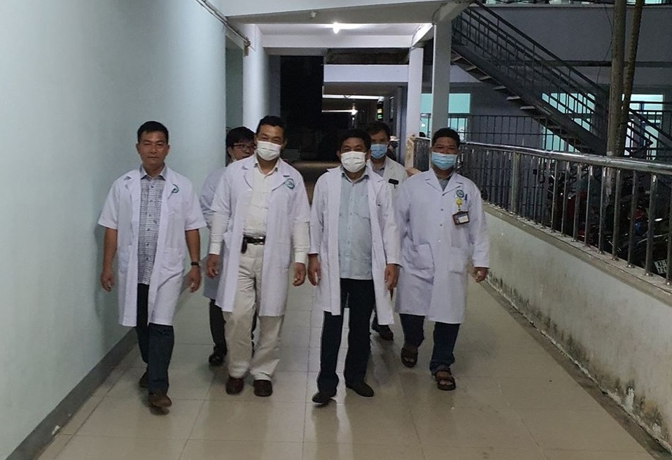 Bác sĩ Chợ Rẫy lên Kon Tum cứu nạn nhân vụ xe khách rơi xuống vực - 1 Bác sĩ Chợ Rẫy lên Kon Tum cứu nạn nhân vụ xe khách rơi xuống vực - 1