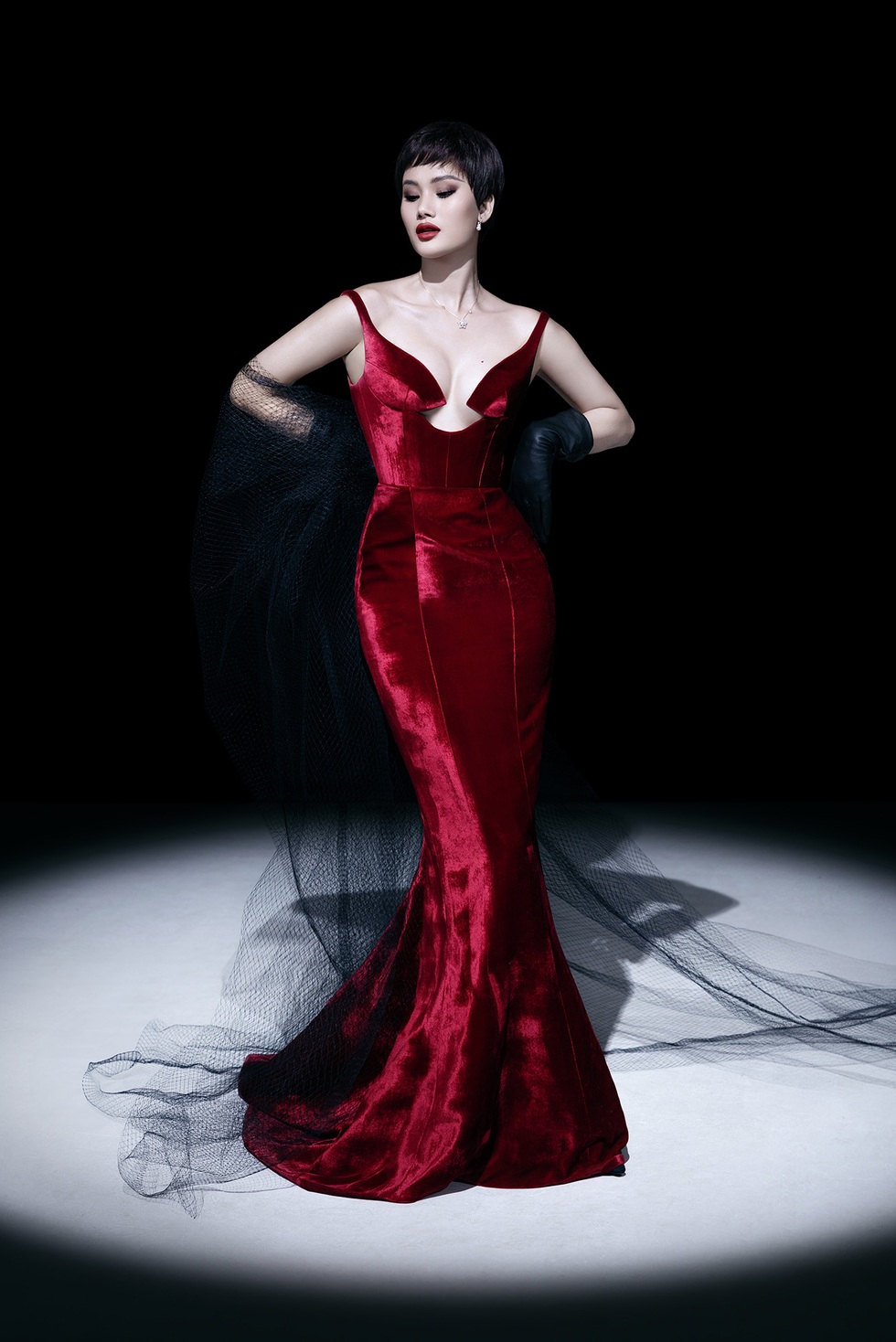 Tranh cãi về việc đàn ông thời nay mặc đồ xuyên thấu, phụ nữ đeo cà vạt - 14 Tranh cãi về việc đàn ông thời nay mặc đồ xuyên thấu, phụ nữ đeo cà vạt - 14