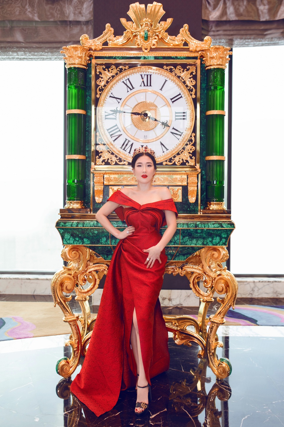 Fashionista Châu Lê Thu Hằng lái xe sang đi xem thời trang - 5 Fashionista Châu Lê Thu Hằng lái xe sang đi xem thời trang - 5