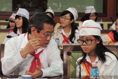 Thiếu nhi mong được giảm gánh nặng sách vở