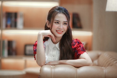 Hoa hậu Mai Phương bối rối trước thử thách "đố vui ngày Tết"