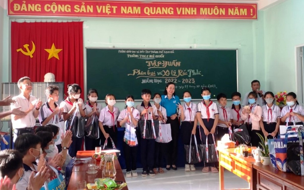 Rạch Giá đẩy mạnh tuyên truyền giảm rác thải nhựa - 2 Rạch Giá đẩy mạnh tuyên truyền giảm rác thải nhựa - 2