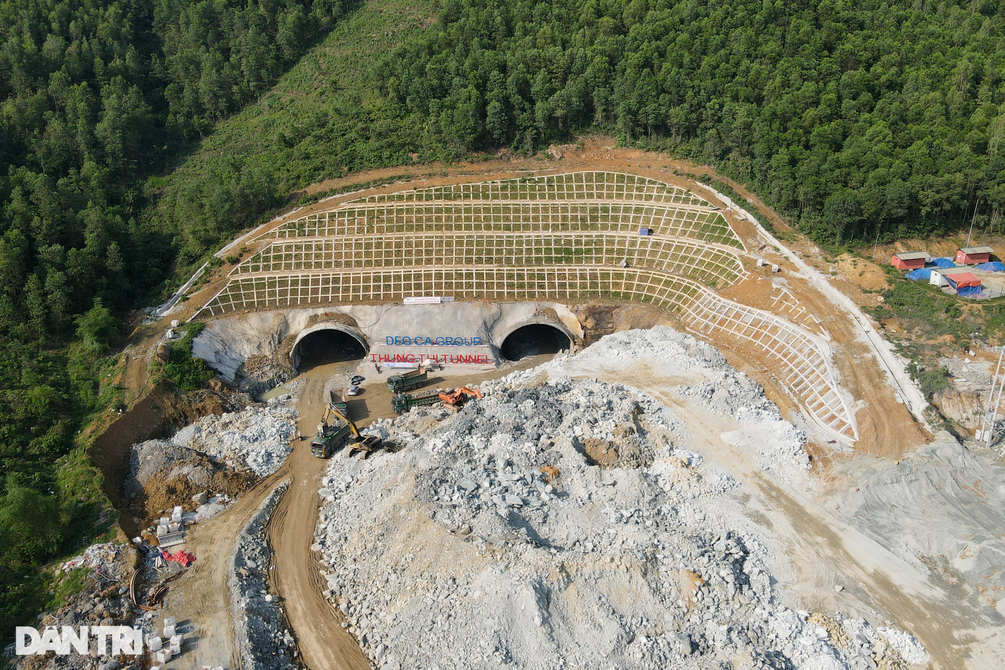 Thông hầm và hợp long cầu vượt sông dài nhất cao tốc Mai Sơn - QL45 - 3 Thông hầm và hợp long cầu vượt sông dài nhất cao tốc Mai Sơn - QL45 - 3