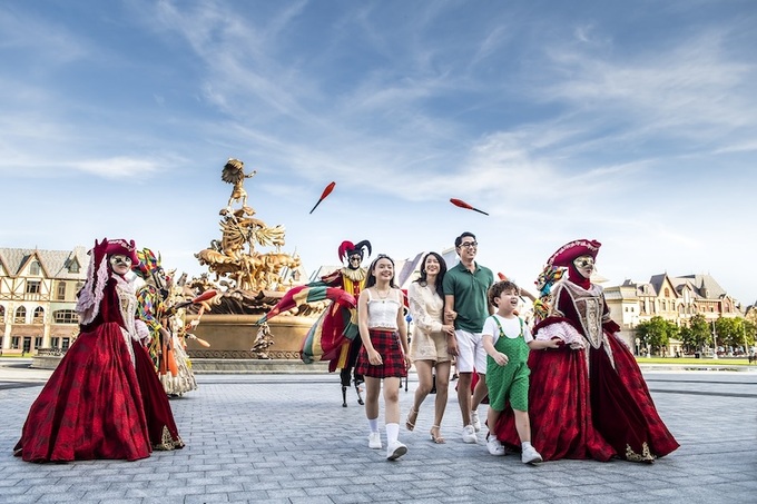 Bắc đảo Phú Quốc náo nhiệt không ngừng nghỉ với hàng trăm show diễn, hoạt động vui chơi, giải trí xuyên ngày đêm.