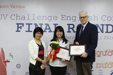 Nữ sinh Kim Liên đăng quang cuộc thi Hùng biện tiếng Anh BUV