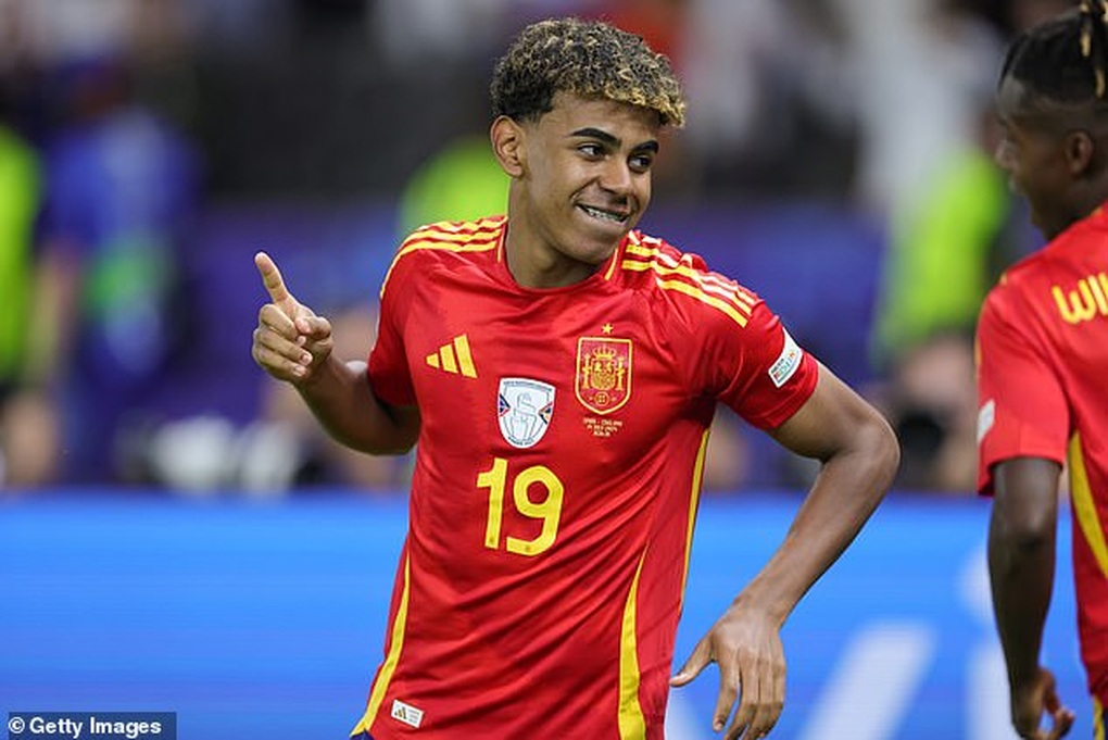 Lamine Yamal ra yêu cầu bất ngờ với Barcelona sau khi vô địch Euro - 1 Lamine Yamal ra yêu cầu bất ngờ với Barcelona sau khi vô địch Euro - 1