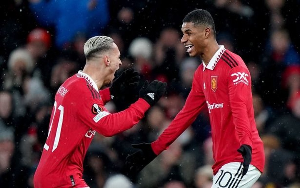 Phản ứng của HLV Ten Hag khi Man Utd đụng độ Sevilla ở Europa League - 1 Phản ứng của HLV Ten Hag khi Man Utd đụng độ Sevilla ở Europa League - 1