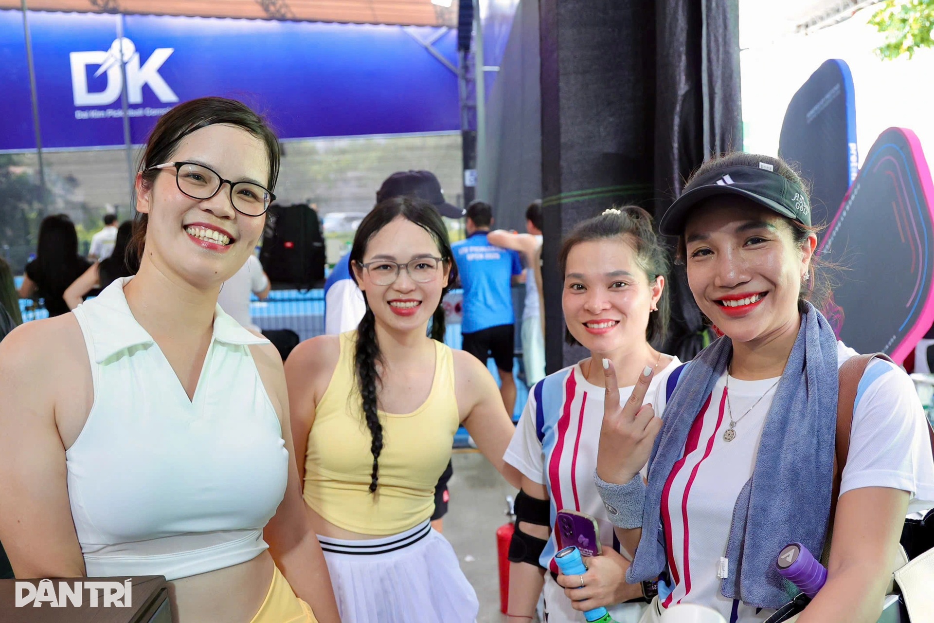 Những bóng hồng rạng rỡ, khỏe khoắn đổ bộ giải pickleball Dân trí 20 năm - 11 Những bóng hồng rạng rỡ, khỏe khoắn đổ bộ giải pickleball Dân trí 20 năm - 11