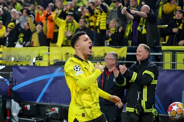 Sancho, Reus tỏa sáng đưa Dortmund vào tứ kết Champions League