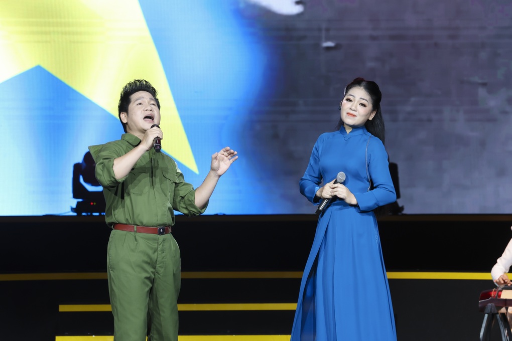 Tam ca nhạc đỏ mặc áo lính, hát ngợi ca đất nước - 2 Tam ca nhạc đỏ mặc áo lính, hát ngợi ca đất nước - 2