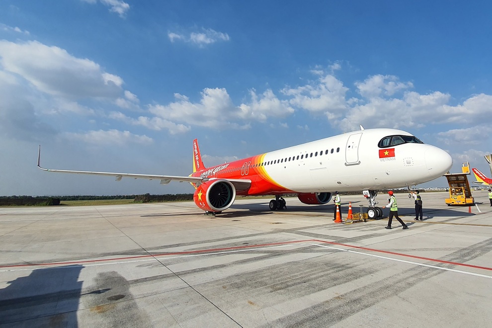 Sáu tháng đầu năm, Vietjet đạt doanh thu cao hơn so với cùng kỳ, lợi nhuận 127 tỷ đồng - 2 Sáu tháng đầu năm, Vietjet đạt doanh thu cao hơn so với cùng kỳ, lợi nhuận 127 tỷ đồng - 2
