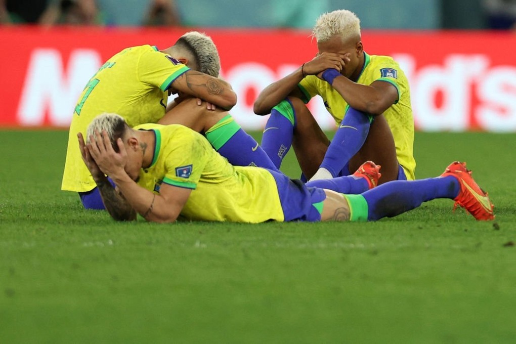 Neymar bật khóc sau khi Brazil bị loại đầy cay đắng - 7 Neymar bật khóc sau khi Brazil bị loại đầy cay đắng - 7