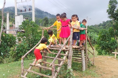 Điểm trường không phòng học giữa đại ngàn