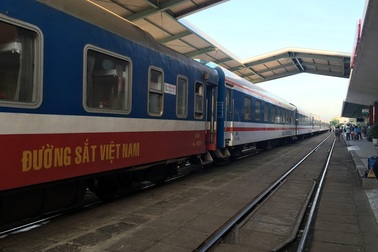Ngành đường sắt thừa nhận thiếu sót khi bán vé 10.000 đồng