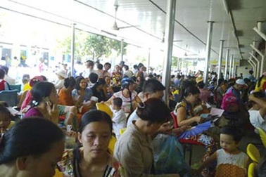 Quá tải bệnh viện… còn dài!