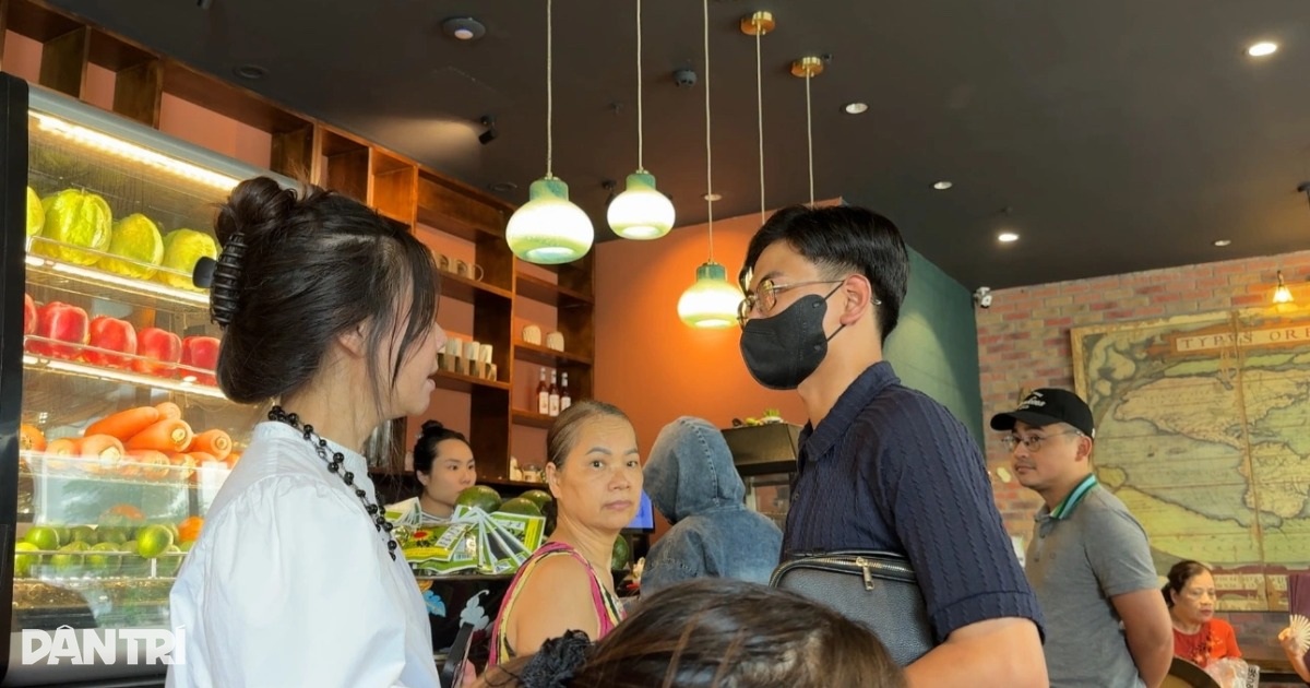 “Tổng tài” bịt khẩu trang đến quán cà phê xin lỗi: "Tôi mất ngủ cả đêm"