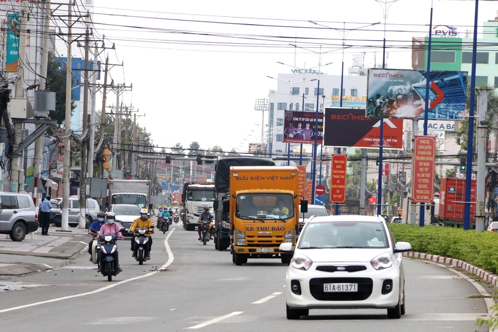 Người dân TP Thủ Dầu Một đã tiêm vắc xin được ra đường từ hôm nay - 1 Người dân TP Thủ Dầu Một đã tiêm vắc xin được ra đường từ hôm nay - 1