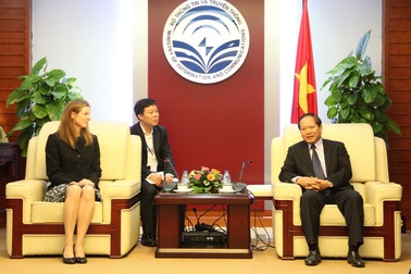 Facebook cam kết cùng Việt Nam xử lý tin xấu độc