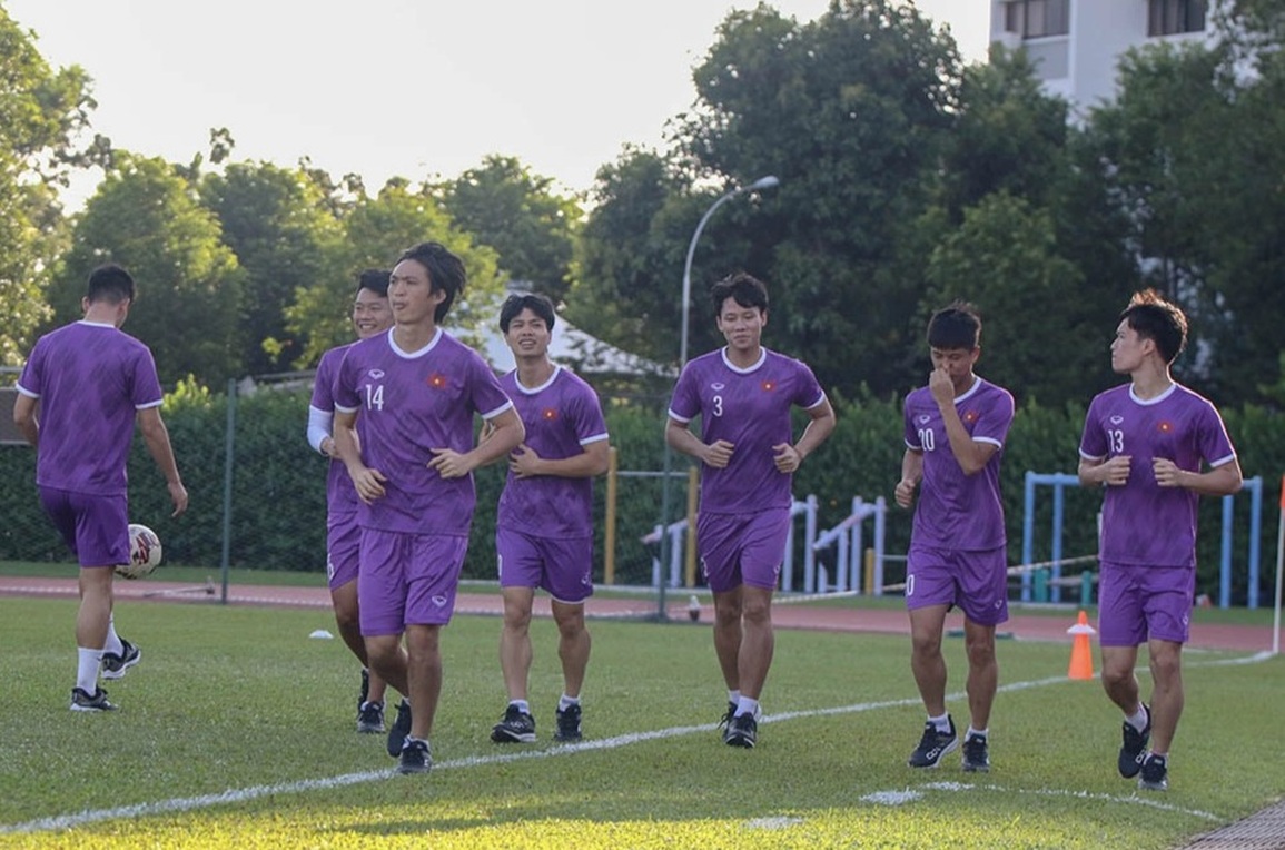 Chia tay AFF Cup, đội tuyển Việt Nam vẫn bị giam lỏng ở Singapore - 1 Chia tay AFF Cup, đội tuyển Việt Nam vẫn bị giam lỏng ở Singapore - 1