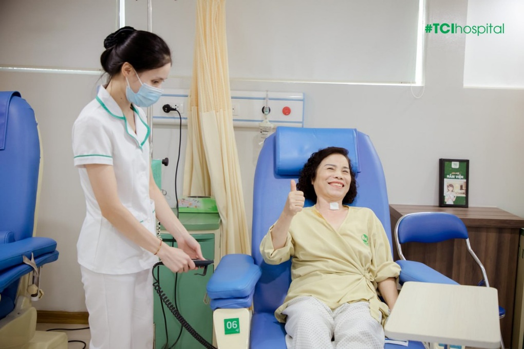 Ám ảnh sẹo, người phụ nữ chọn giải pháp không dao kéo khi u tuyến giáp tái phát - 2 Ám ảnh sẹo, người phụ nữ chọn giải pháp không dao kéo khi u tuyến giáp tái phát - 2