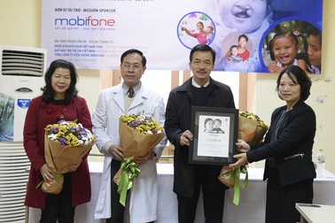 Hàng trăm trẻ được kiến tạo nụ cười từ nguồn tài trợ của MobiFone