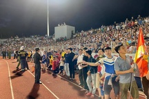 Chủ tịch VPF: “Người soát vé sân Hà Tĩnh cho CĐV không vé vào sân”