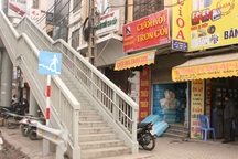 Đặt nhầm chỗ, cầu bộ hành lãng phí tiền tỷ 