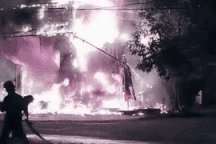 Cửa hàng giải khát nổi tiếng ở Hà Tĩnh bốc cháy ngùn ngụt