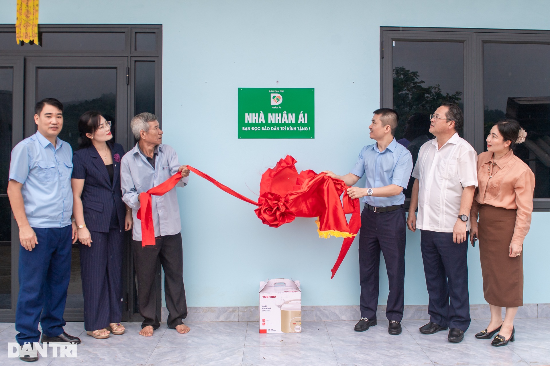 Báo Dân trí khánh thành 4 nhà Nhân ái nơi biên cương xa xôi - 10