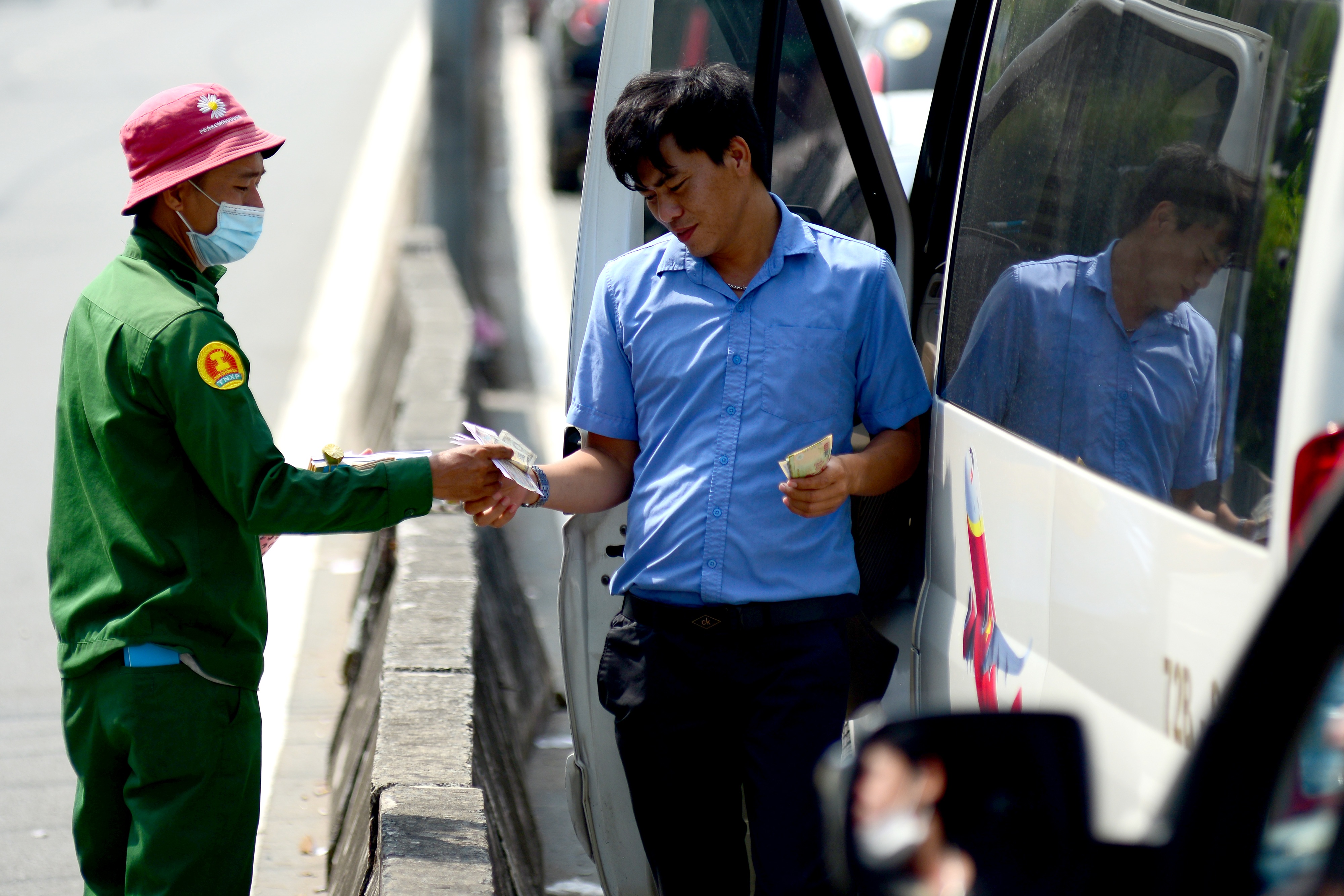 Kẹt xe kinh hoàng kéo dài hơn 2km tuyến đường phà Cát Lái - Nhơn Trạch - 15 Kẹt xe kinh hoàng kéo dài hơn 2km tuyến đường phà Cát Lái - Nhơn Trạch - 15