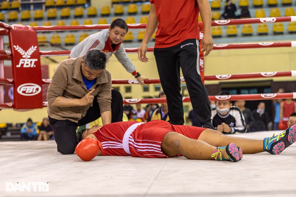 Chỉ 58 giây, quyền vương Trương Đình Hoàng hạ knock-out đối thủ - 10 Chỉ 58 giây, quyền vương Trương Đình Hoàng hạ knock-out đối thủ - 10