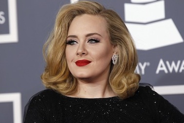 Dù vắng mặt, Adele vẫn thắng lớn tại lễ trao giải BBC