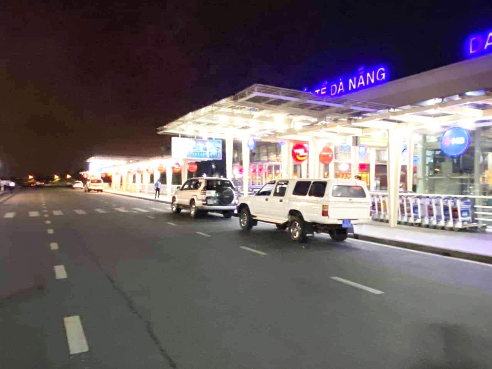 Quảng Nam giải thích việc đưa 4 khách người Anh ra sân bay - 1 Quảng Nam giải thích việc đưa 4 khách người Anh ra sân bay - 1