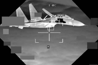 Tiêm kích Trung Quốc bị cáo buộc áp sát nguy hiểm máy bay Mỹ ở Biển Đông