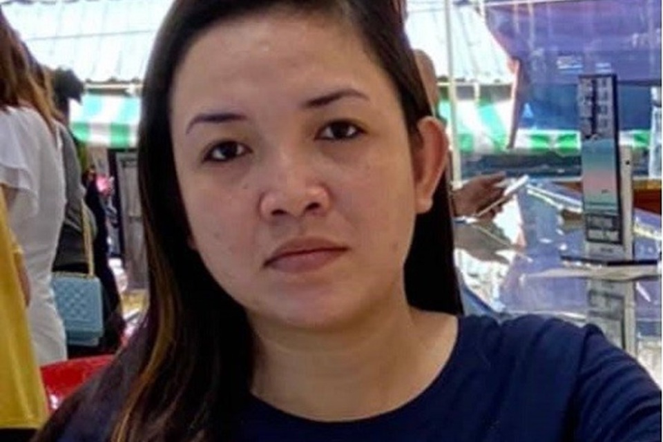Nữ quái ở nước ngoài lừa bán khẩu trang để lấy tiền mua vàng - 1 Nữ quái ở nước ngoài lừa bán khẩu trang để lấy tiền mua vàng - 1