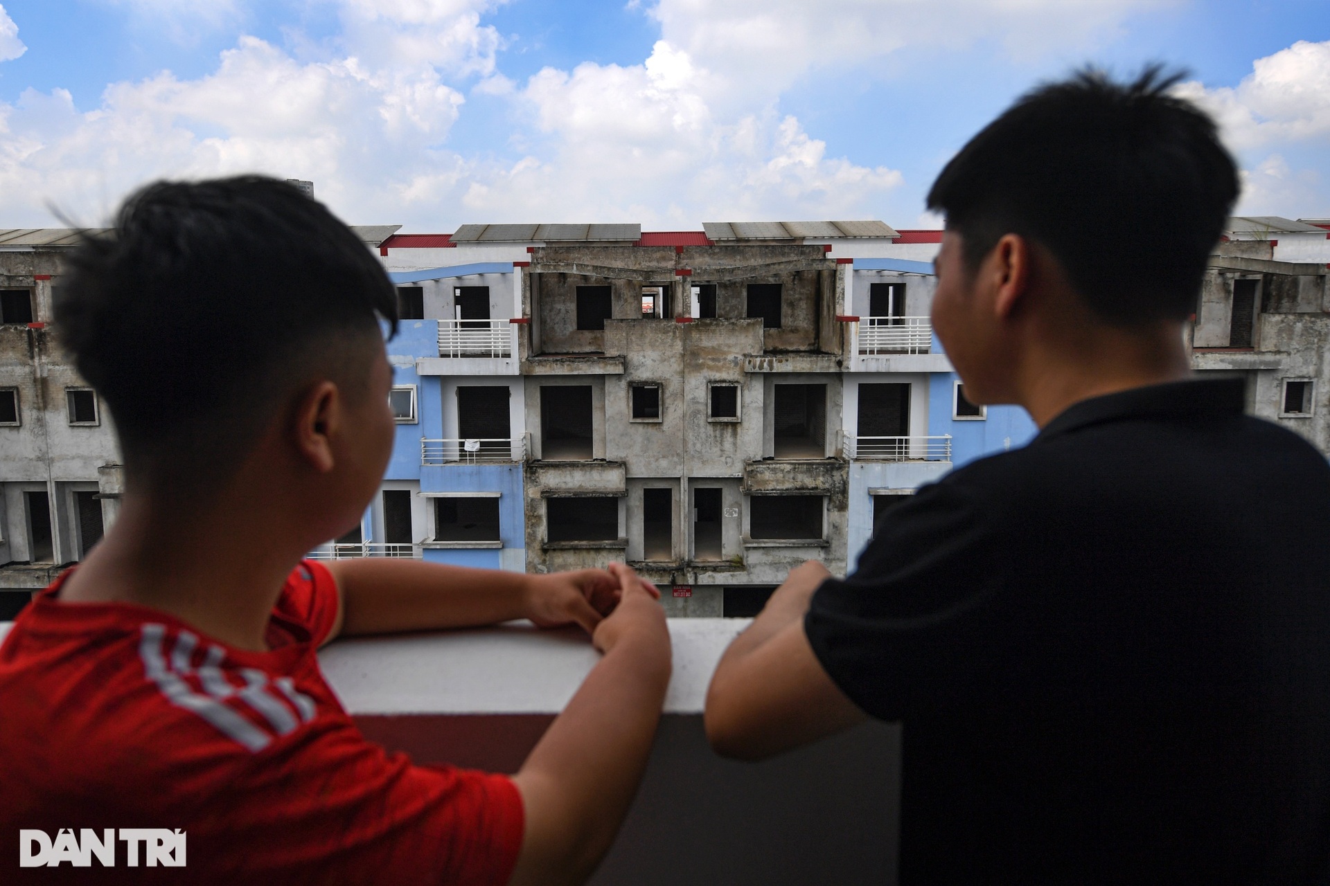 Cuộc sống thuê trọ trong các biệt thự triệu USD bỏ hoang ở Hà Nội - 16 Cuộc sống thuê trọ trong các biệt thự triệu USD bỏ hoang ở Hà Nội - 16