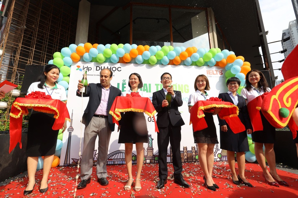 Khai trương văn phòng tư vấn du học IDP Quận 7 với nhiều ưu đãi - 1 Khai trương văn phòng tư vấn du học IDP Quận 7 với nhiều ưu đãi - 1