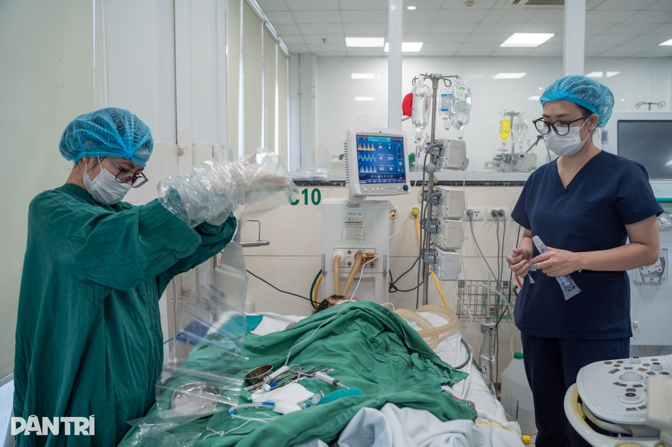 Nhật ký một ngày ở nơi “sinh tử giao nhau” của bóng hồng nội trú - 18 Nhật ký một ngày ở nơi “sinh tử giao nhau” của bóng hồng nội trú - 18