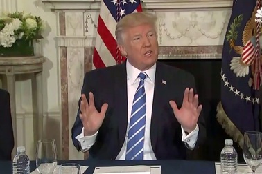 Tổng thống Trump cảnh báo ông Kim Jong-un sẽ hối hận nếu tấn công Guam