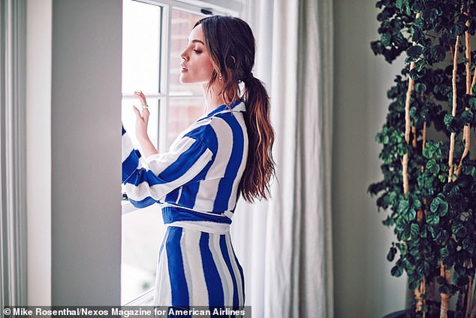 Eiza Gonzalez khoe dáng nuột nà - 4 Eiza Gonzalez khoe dáng nuột nà - 4