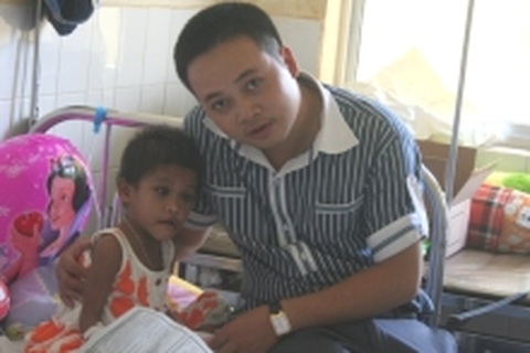 Bé Hảo sắp xuất viện 