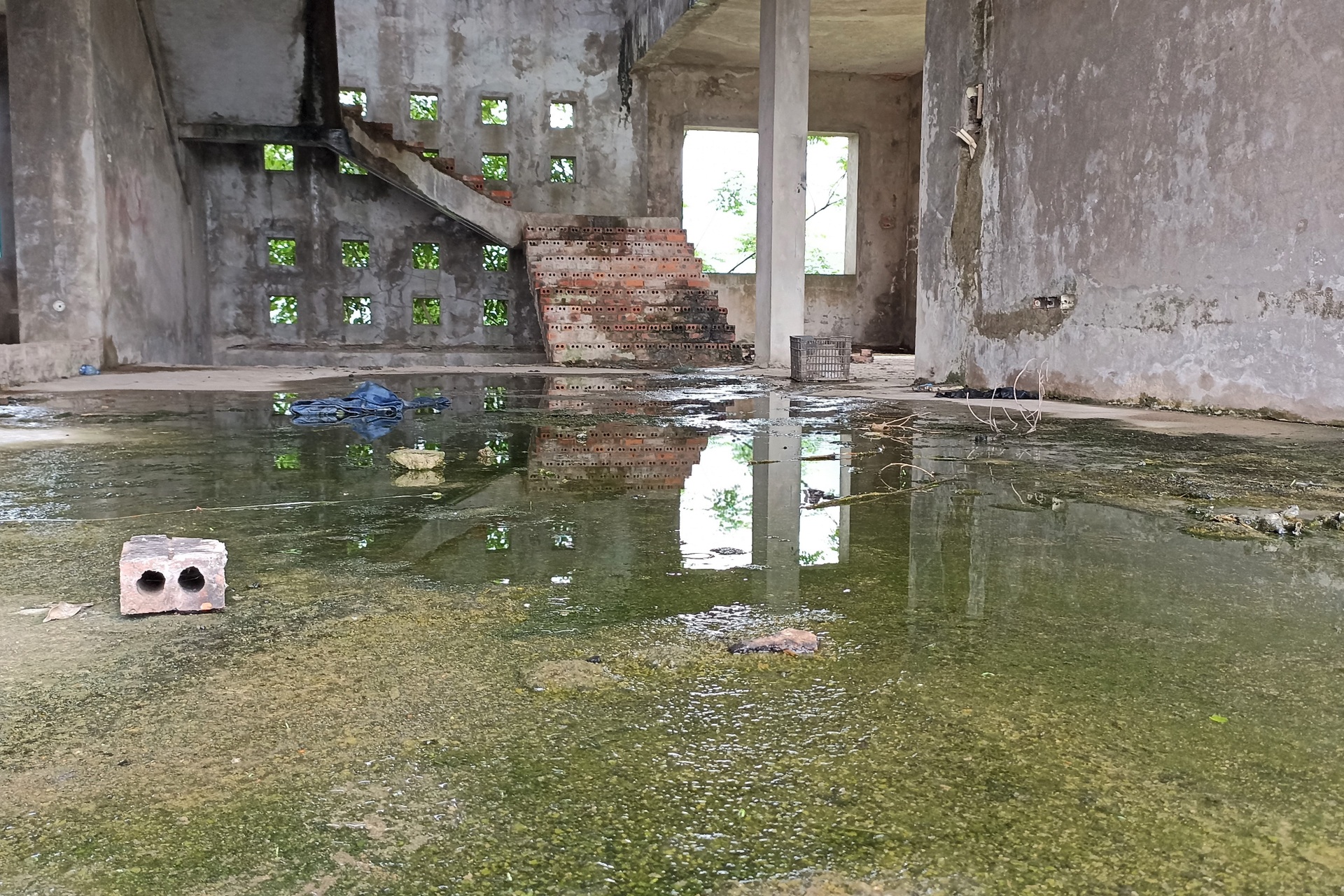 Khung cảnh hoang tàn của dự án 5.000 tỷ đồng đắp chiếu 15 năm - 7