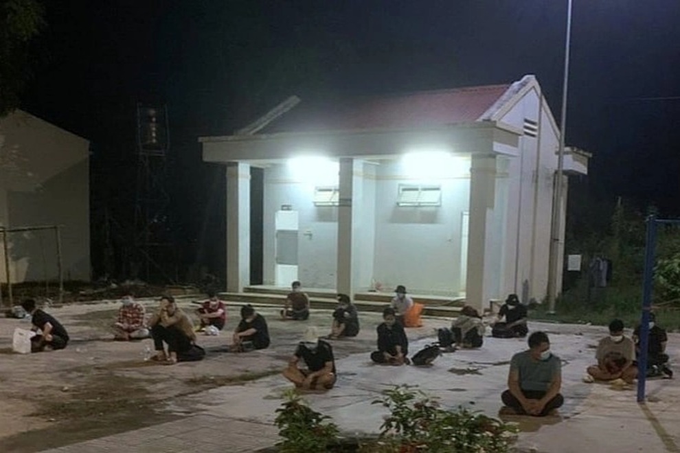 Công an khuyến cáo nguy hiểm khi vượt biên trái phép tìm việc làm - 1 Công an khuyến cáo nguy hiểm khi vượt biên trái phép tìm việc làm - 1