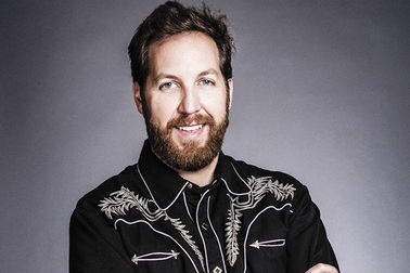 Lời khuyên đầu tư từ tỷ phú: Tiết kiệm ngay khi còn trẻ