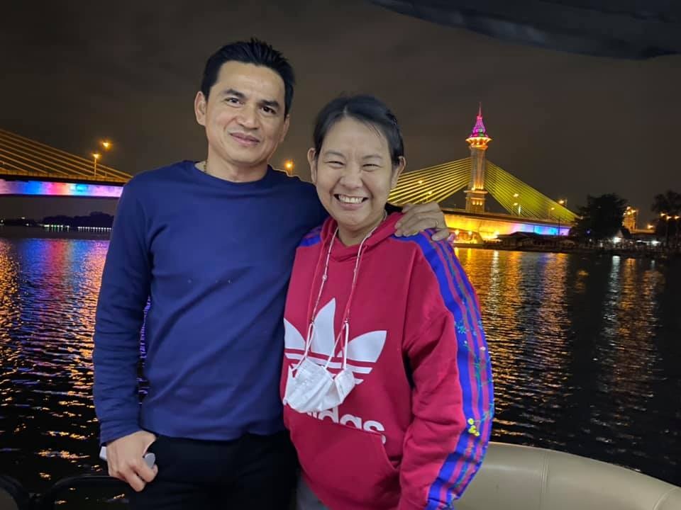 Kiatisuk chia tay bạn bè trước khi sang Việt Nam làm HLV HA Gia Lai - 3 Kiatisuk chia tay bạn bè trước khi sang Việt Nam làm HLV HA Gia Lai - 3