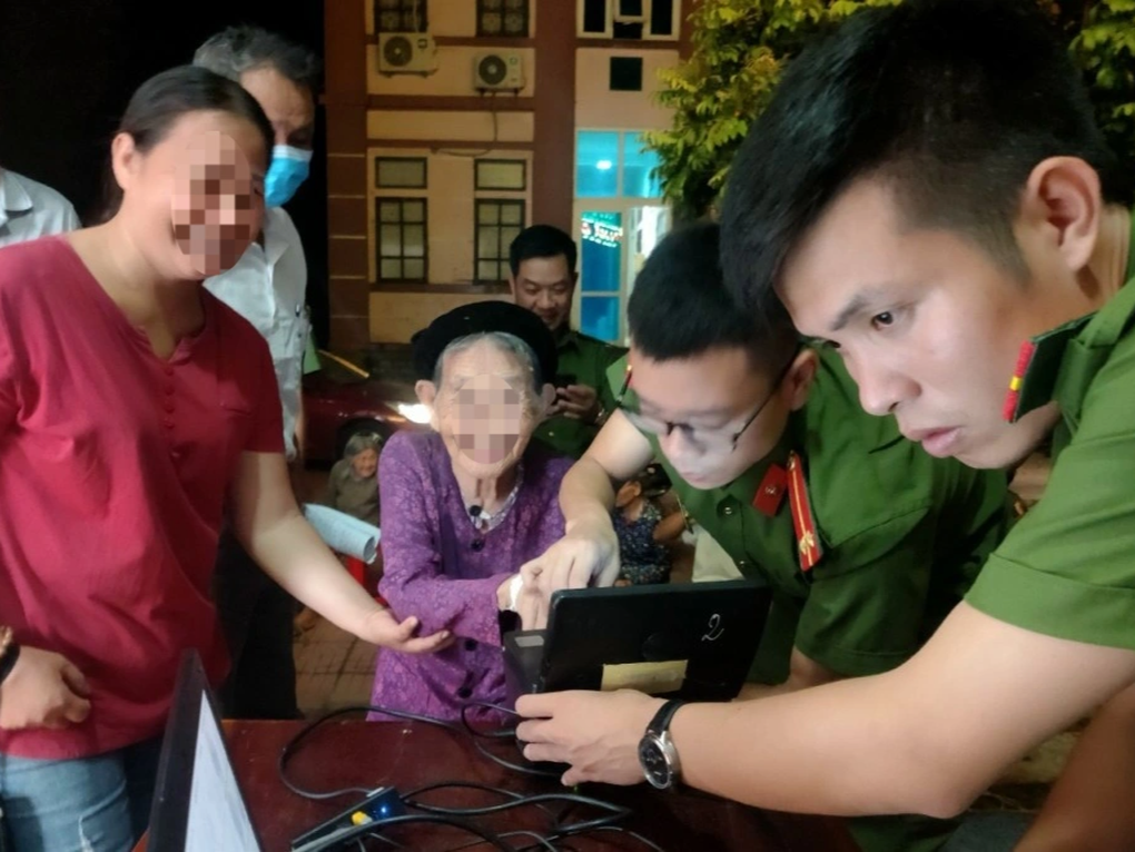 Cụ bà đi làm căn cước công dân, phát hiện mình đã chết và bị chuyển giới - 1 Cụ bà đi làm căn cước công dân, phát hiện mình đã chết và bị chuyển giới - 1