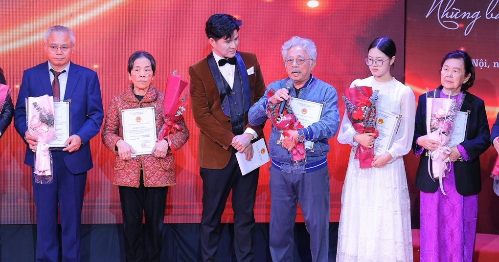 Nhà văn Chu Lai xúc động khi Mưa đỏ được Bộ Văn hóa vinh danh - 1