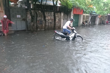 Miền Bắc mưa giông đến cuối tuần