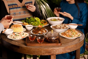 "Tuyệt chiêu" thoải mái ăn chơi ngày Tết mà vẫn da đẹp, dáng xinh